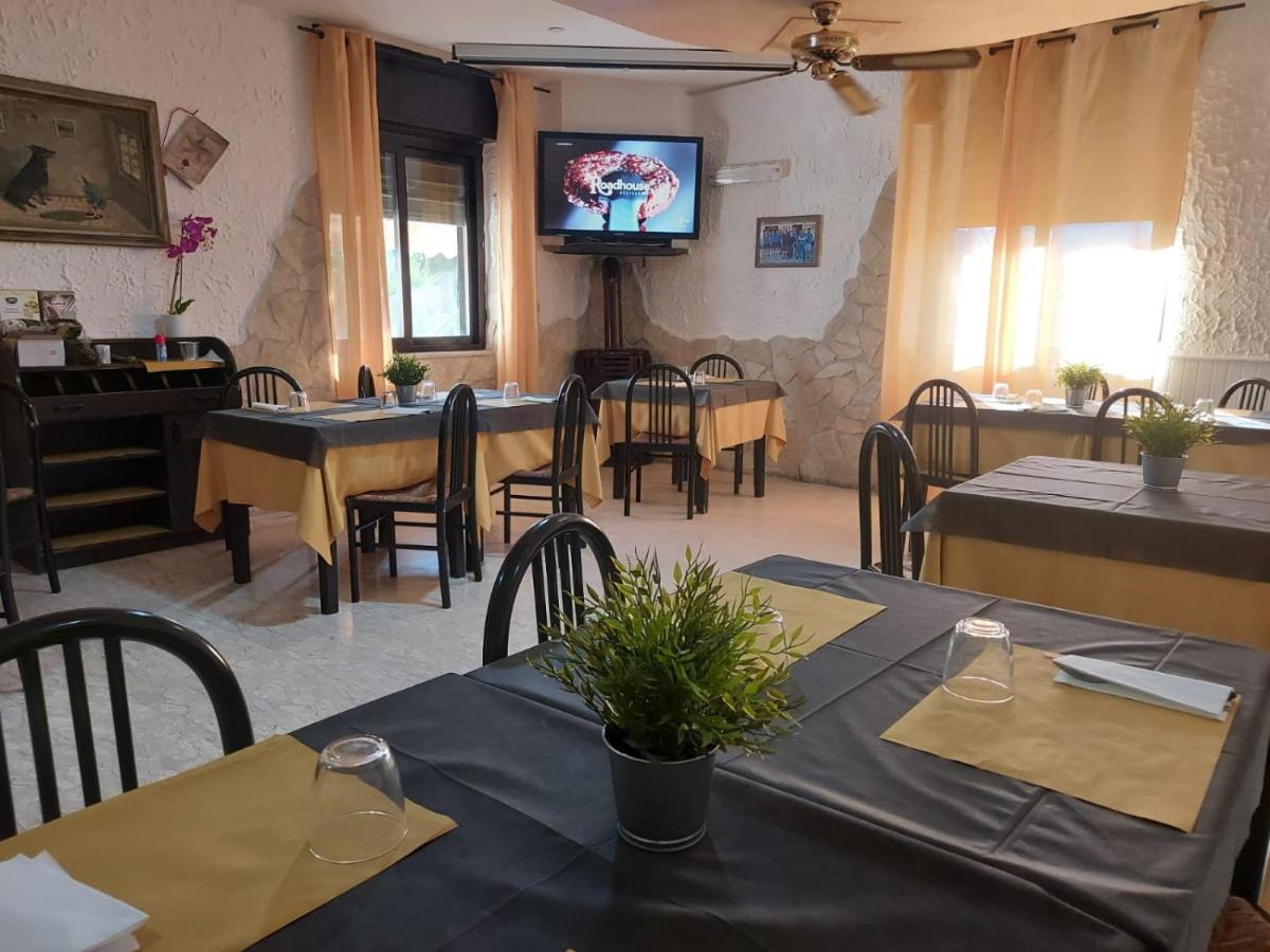 Albergo Ristorante Bar Pizzeria La Lanterna Santi Cosma e Damiano Exterior photo